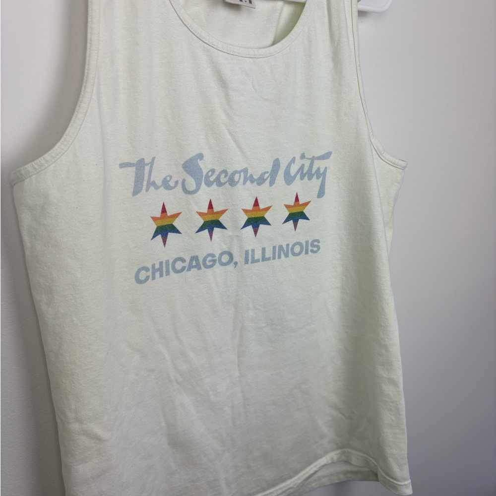Second City tank top w/ rainbow stars Chicago Illinois size Med 100% cotton dyed